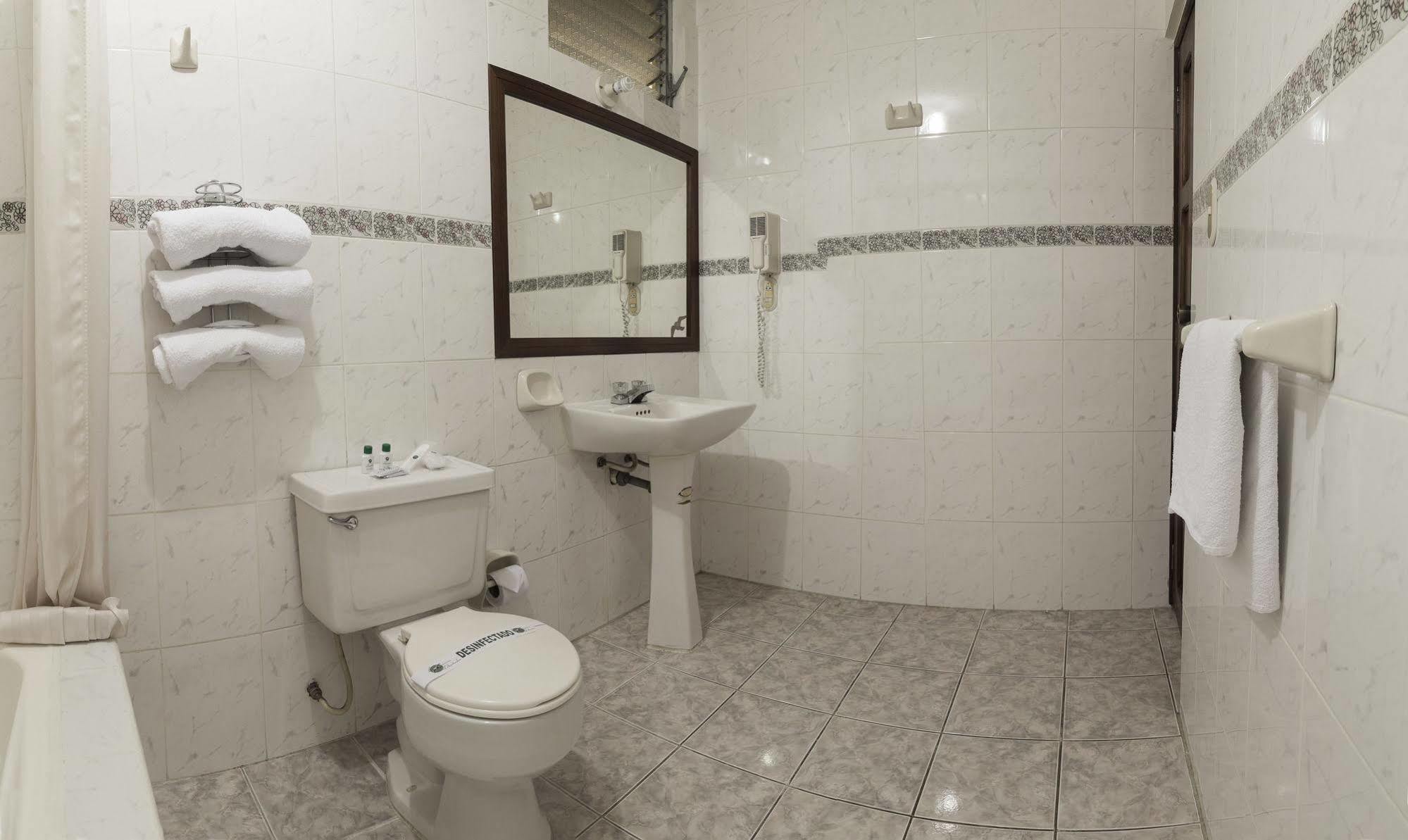 Hotel Libertador Loja Kültér fotó