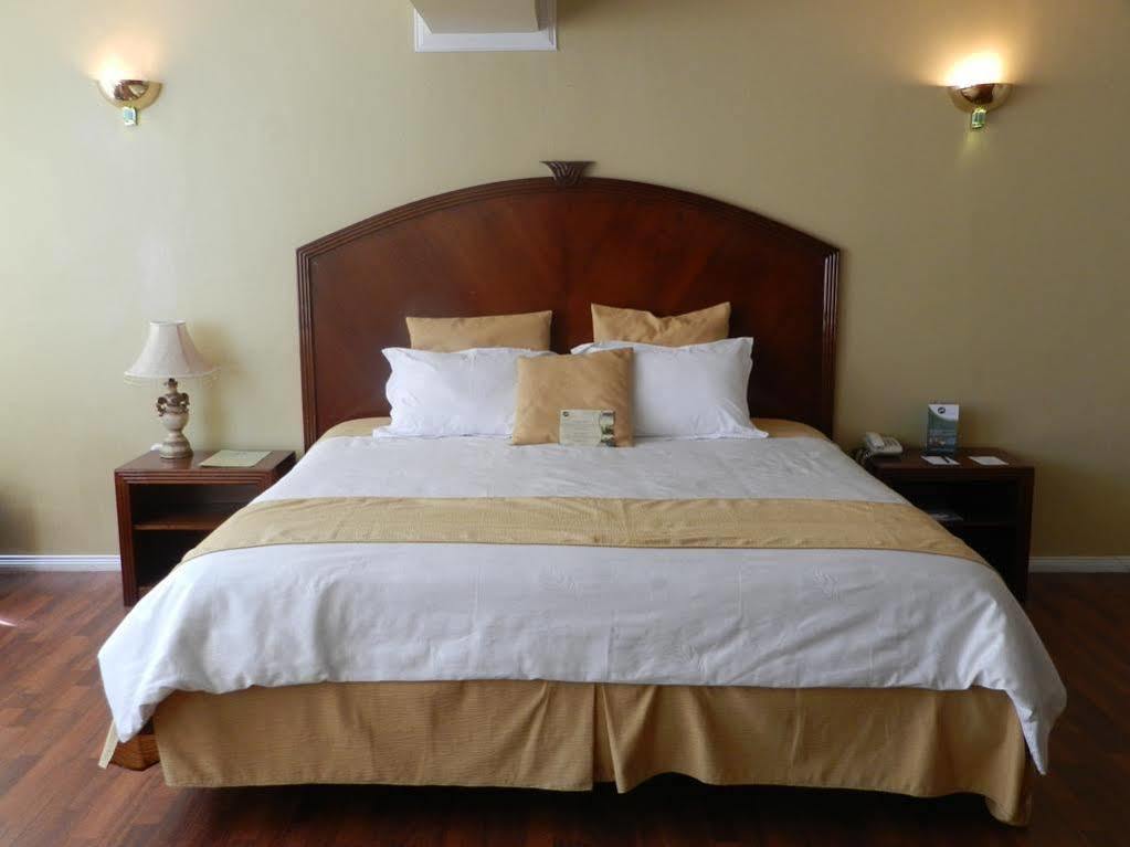 Hotel Libertador Loja Kültér fotó