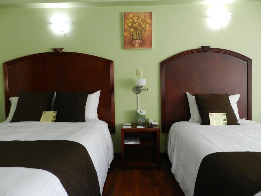 Hotel Libertador Loja Kültér fotó